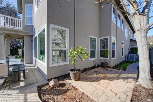 2905 Quail Hollow Dr, Fairfield, CA 94534