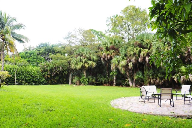 16930 W Mead Hill Dr, Loxahatchee, FL 33470