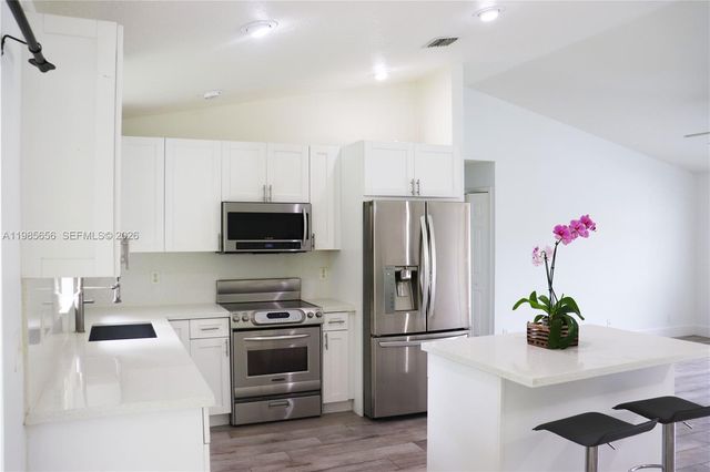 16930 W Mead Hill Dr, Loxahatchee, FL 33470