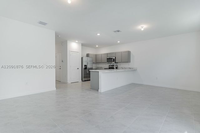 934 SE 19th St, Homestead, FL 33034