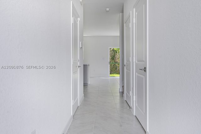 934 SE 19th St, Homestead, FL 33034