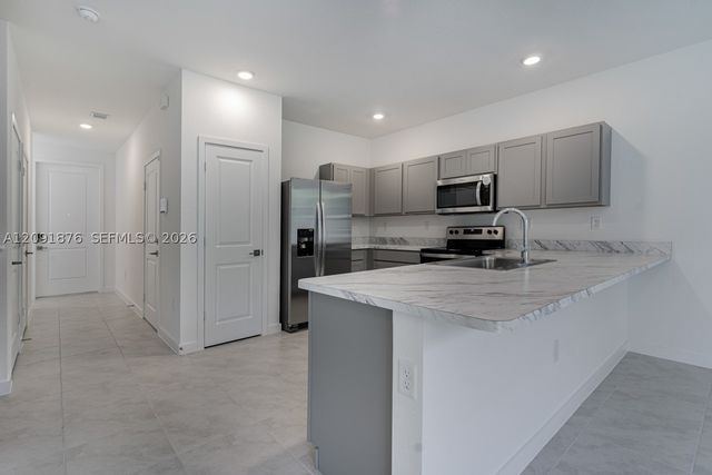 934 SE 19th St, Homestead, FL 33034
