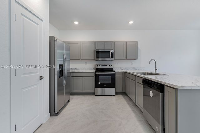 934 SE 19th St, Homestead, FL 33034