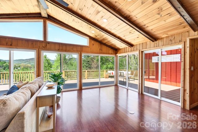 58 Camby Drive, Fairview, NC 28730