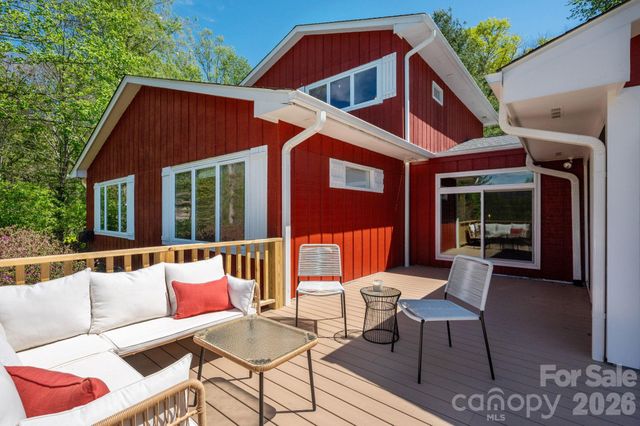 58 Camby Drive, Fairview, NC 28730