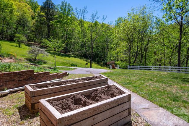 58 Camby Drive, Fairview, NC 28730