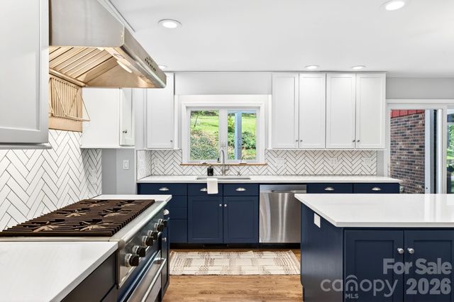 58 Camby Drive, Fairview, NC 28730