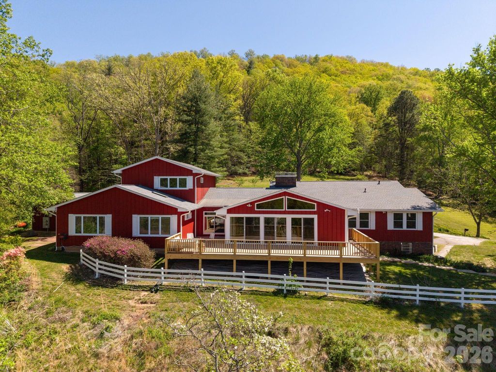 58 Camby Drive, Fairview, NC 28730