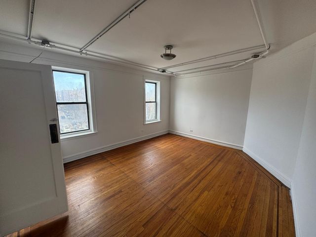 1825 Riverside Dr Apt 5B, New York City, NY 10034