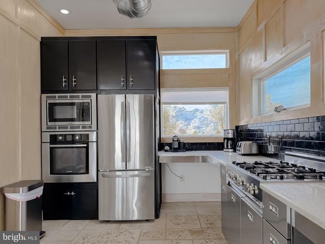 15188 LAKE DR, Scotland, MD 20687