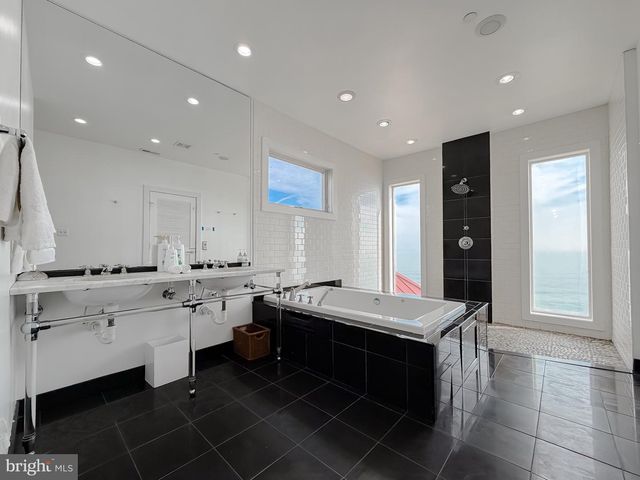 15188 LAKE DR, Scotland, MD 20687