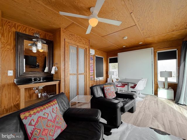 15188 LAKE DR, Scotland, MD 20687