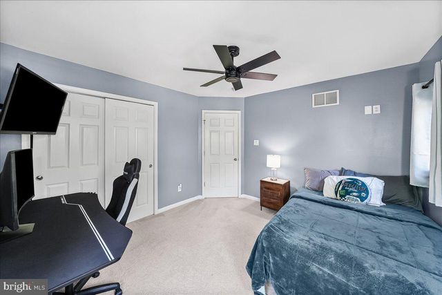 237 DEEPDALE DR, Kennett Square, PA 19348