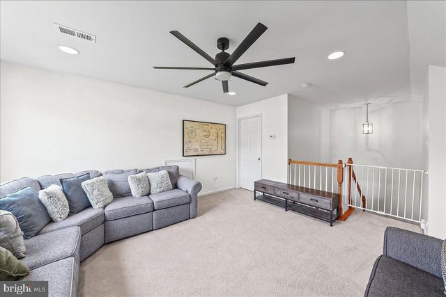 237 DEEPDALE DR, Kennett Square, PA 19348