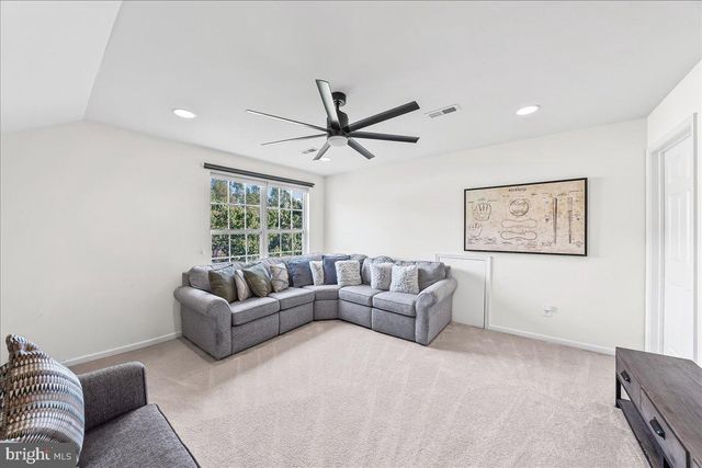 237 DEEPDALE DR, Kennett Square, PA 19348
