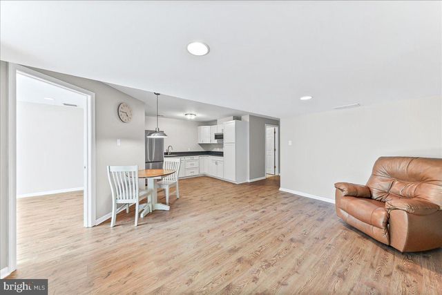 237 DEEPDALE DR, Kennett Square, PA 19348