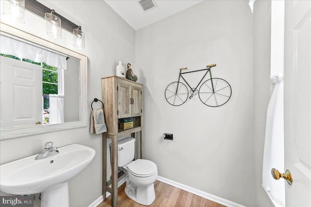 237 DEEPDALE DR, Kennett Square, PA 19348