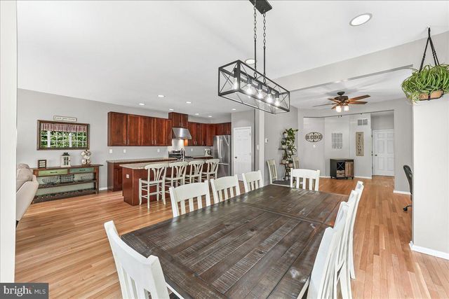 237 DEEPDALE DR, Kennett Square, PA 19348
