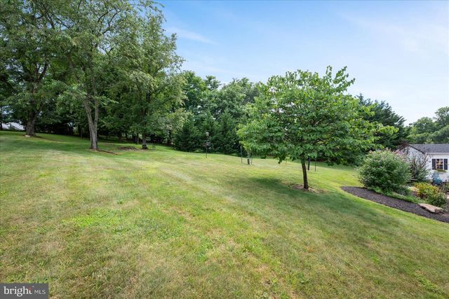 577 PINNACLE DR, Bunker Hill, WV 25413