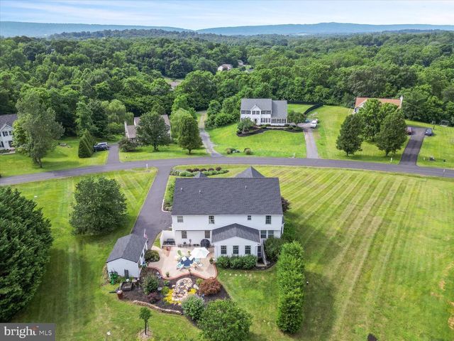 577 PINNACLE DR, Bunker Hill, WV 25413