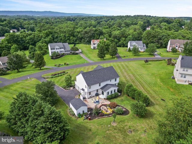 577 PINNACLE DR, Bunker Hill, WV 25413