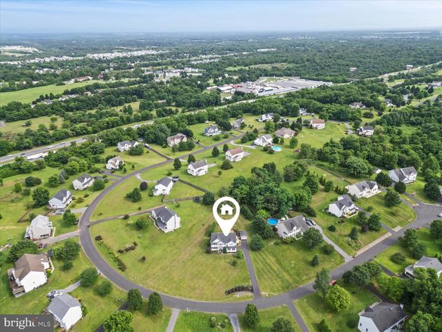 577 PINNACLE DR, Bunker Hill, WV 25413