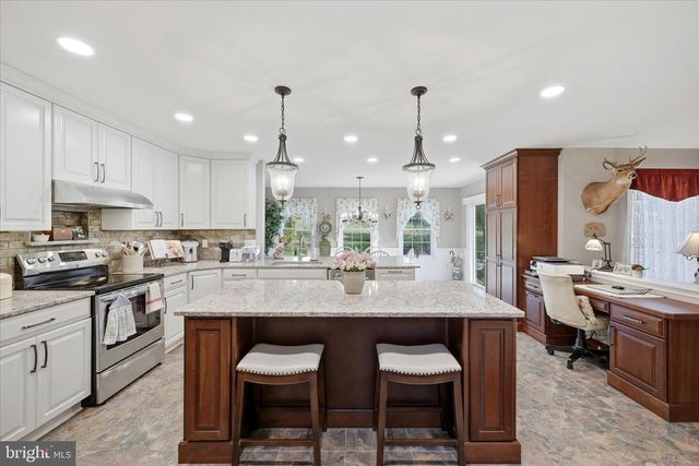 577 PINNACLE DR, Bunker Hill, WV 25413
