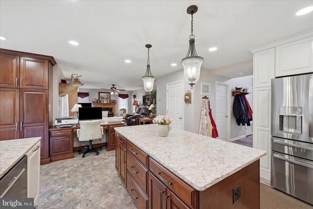 577 PINNACLE DR, Bunker Hill, WV 25413
