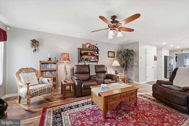 577 PINNACLE DR, Bunker Hill, WV 25413