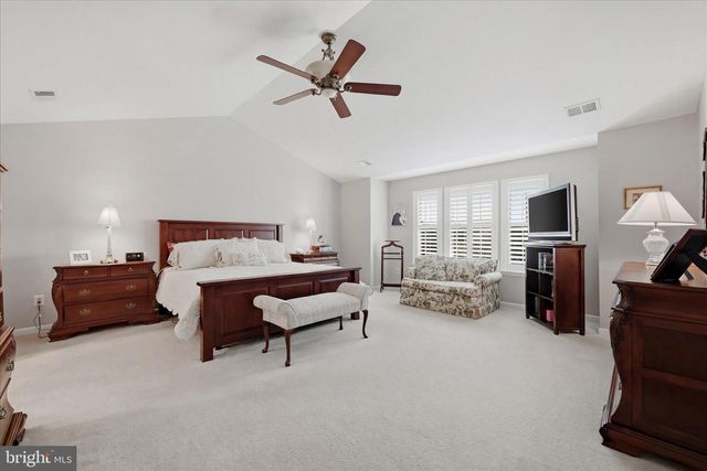 577 PINNACLE DR, Bunker Hill, WV 25413