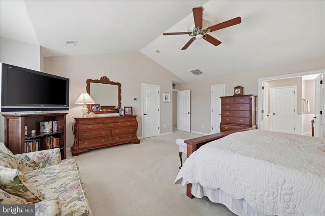 577 PINNACLE DR, Bunker Hill, WV 25413