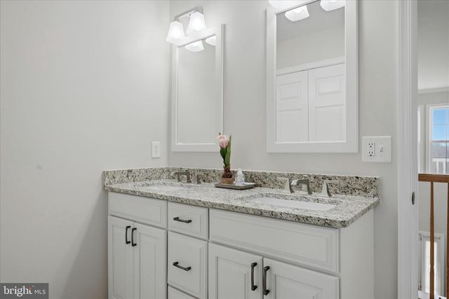 577 PINNACLE DR, Bunker Hill, WV 25413