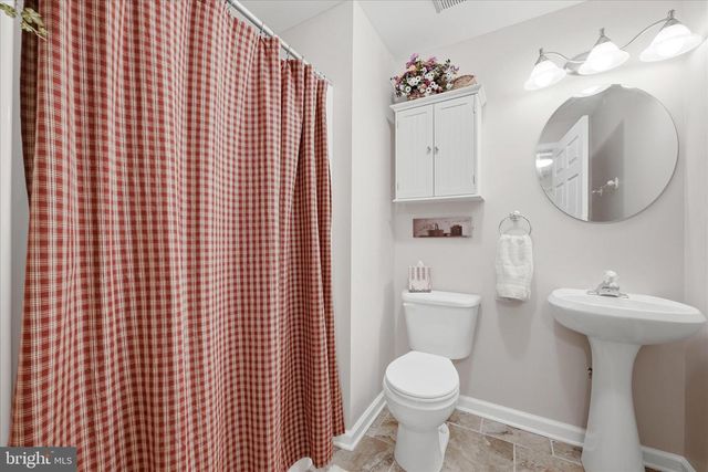 577 PINNACLE DR, Bunker Hill, WV 25413