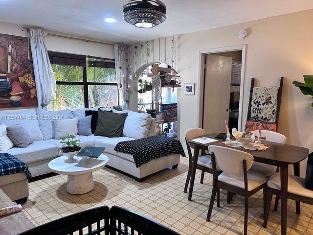 2480 W 67th Pl 23-12, Hialeah, FL 33016