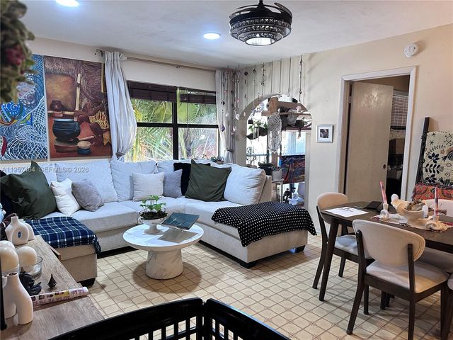 2480 W 67th Pl 23-12, Hialeah, FL 33016