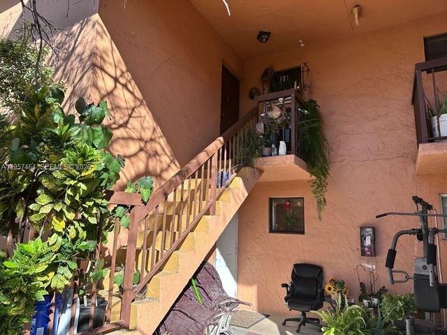 2480 W 67th Pl 23-12, Hialeah, FL 33016