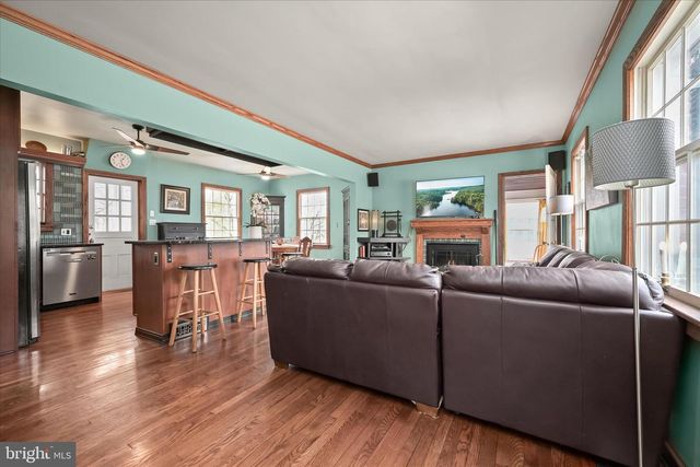 6715 QUEENS CHAPEL RD, Hyattsville, MD 20782