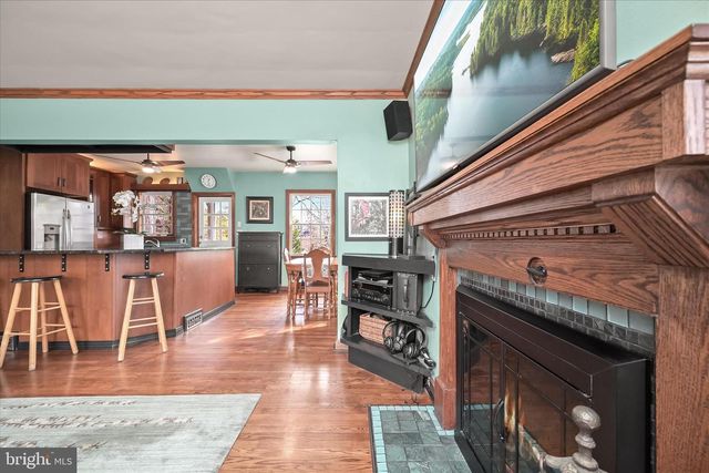 6715 QUEENS CHAPEL RD, Hyattsville, MD 20782