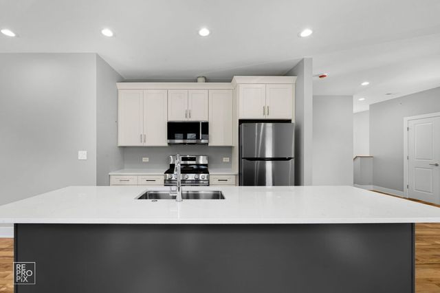 8734 Kimball Avenue 2, Skokie, IL 60076