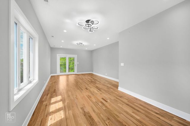 8734 Kimball Avenue 2, Skokie, IL 60076