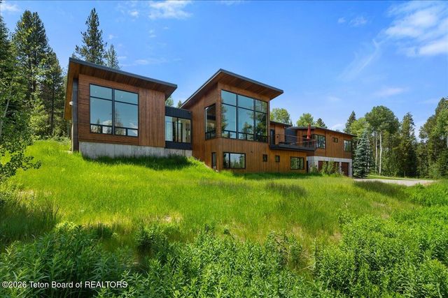 3650 W HIGHLAND Trail, Jackson, WY 83001