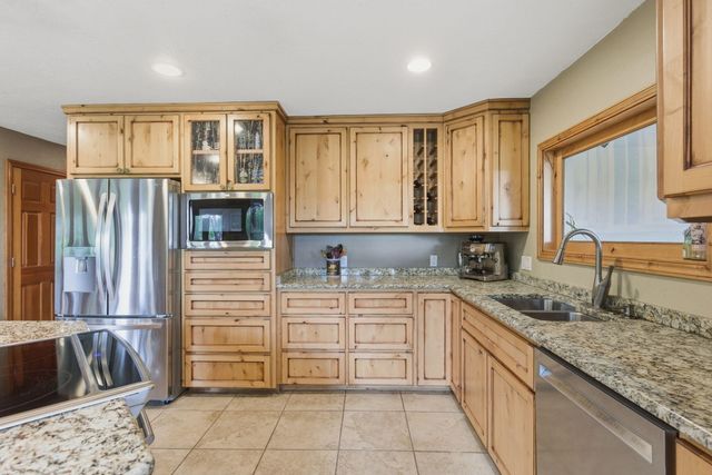 930 NE Wesley Lane, Grants Pass, OR 97526