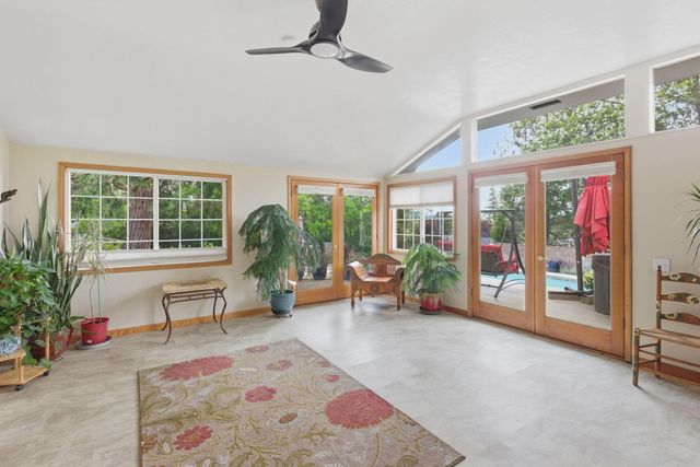930 NE Wesley Lane, Grants Pass, OR 97526