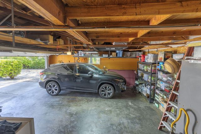 930 NE Wesley Lane, Grants Pass, OR 97526