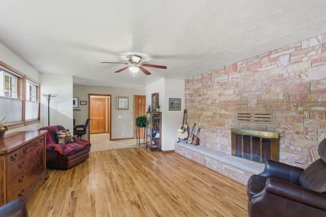930 NE Wesley Lane, Grants Pass, OR 97526
