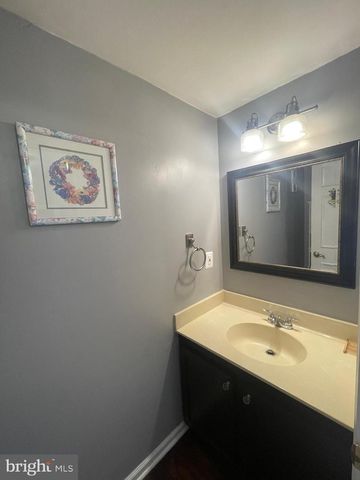 3861 WAYTHORN PL, Fairfax, VA 22033