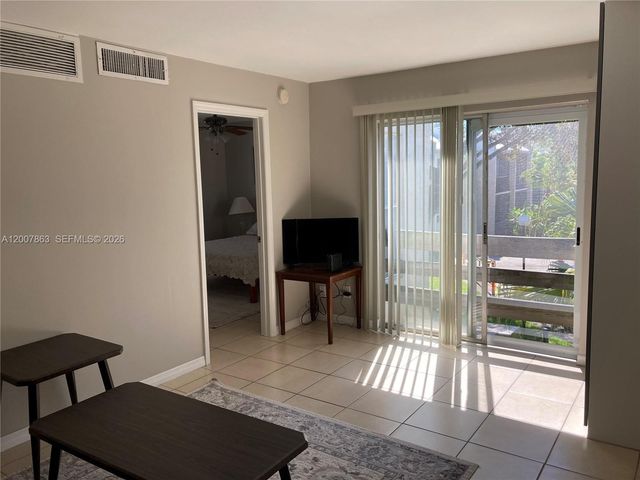 5300 NE 6th Ave H16, Oakland Park, FL 33334