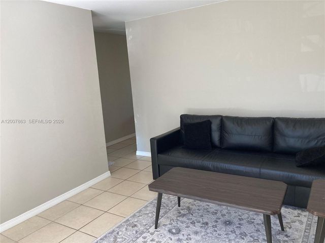 5300 NE 6th Ave H16, Oakland Park, FL 33334