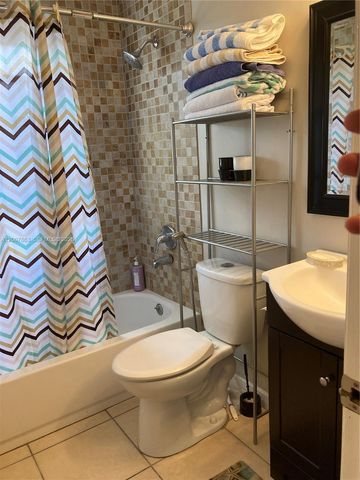 5300 NE 6th Ave H16, Oakland Park, FL 33334