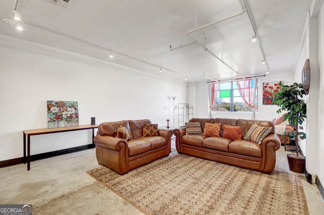 1805 Harvard Avenue, College Park, GA 30337